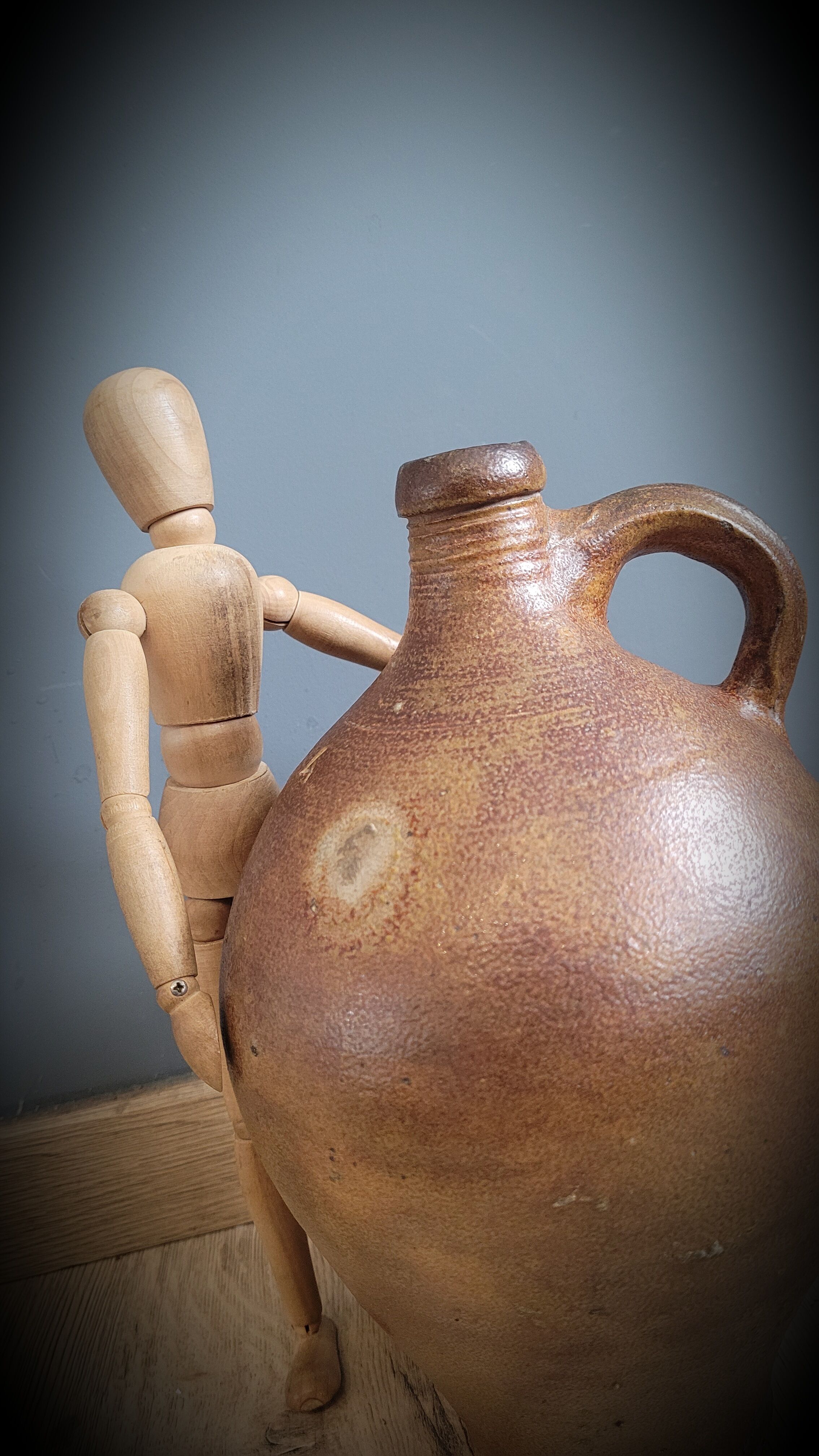 2L sandstone jug
