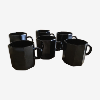 6 cups in black