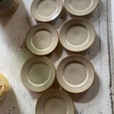Set of 7 plates to be served in sandstone