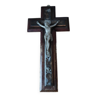 Crucifix bois et métal avec soleil