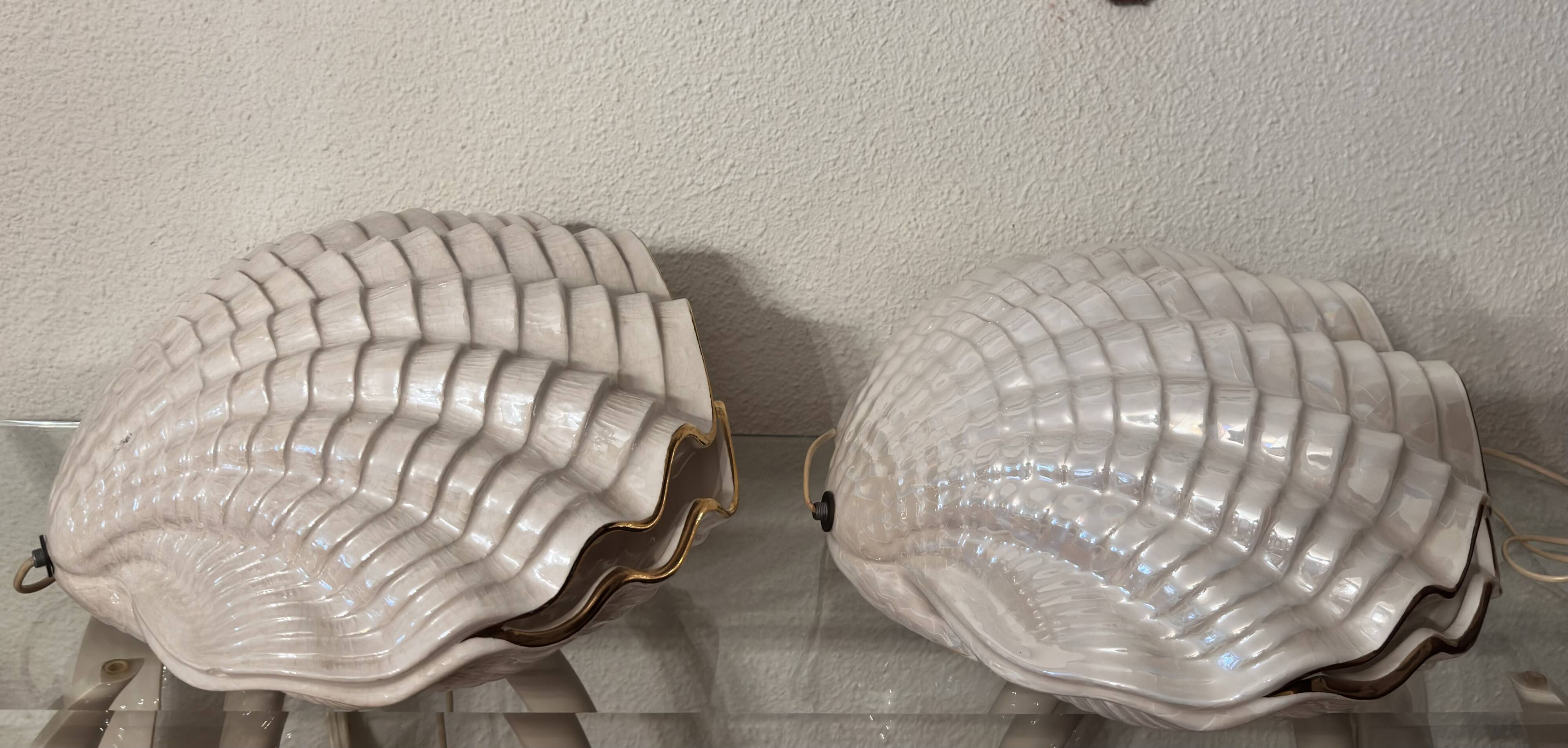 Paire de lampes en céramique nacrée en forme de coquillage, BON DÍA, années 60