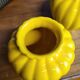 Paire de vase en émail jaune citron