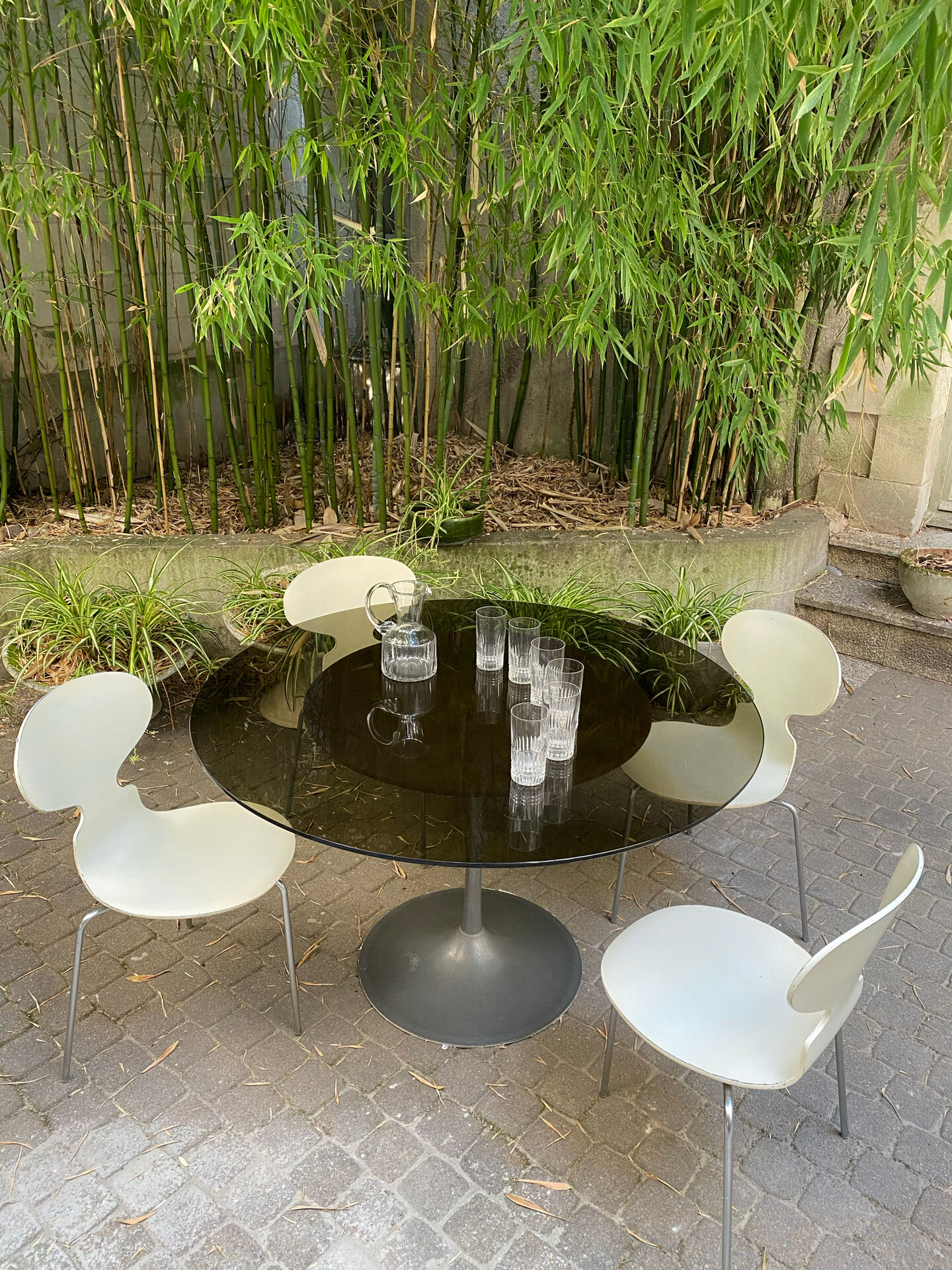Tulip table