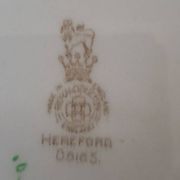 Plat ovale Hereford par Royal Doulton. 1950