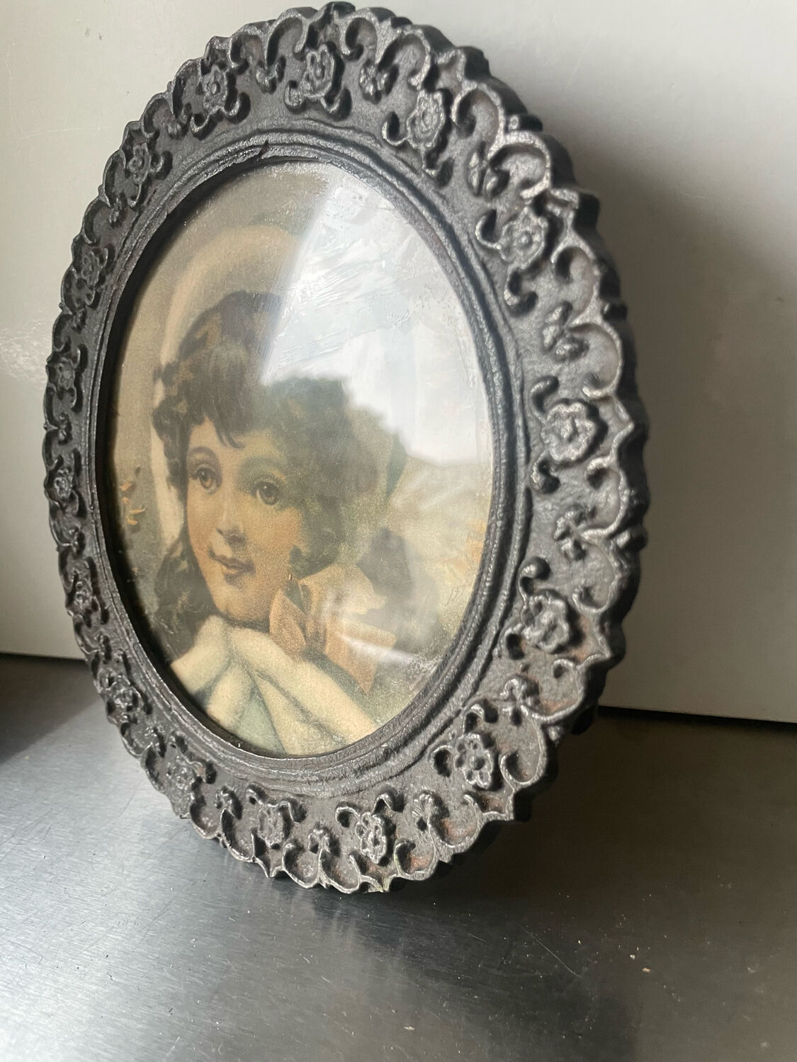 Metal cast iron picture frame
