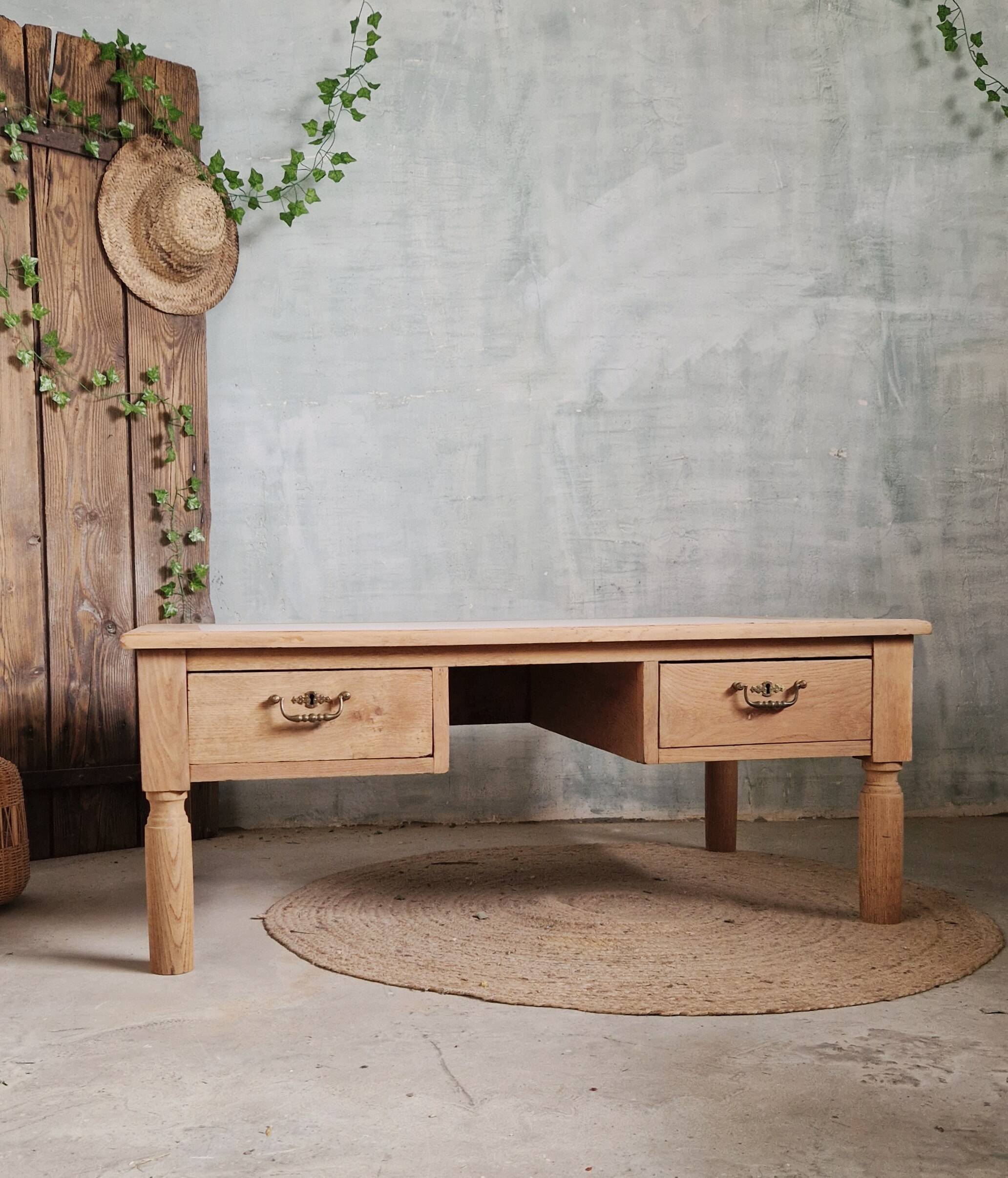 Beautiful oak coffee table
