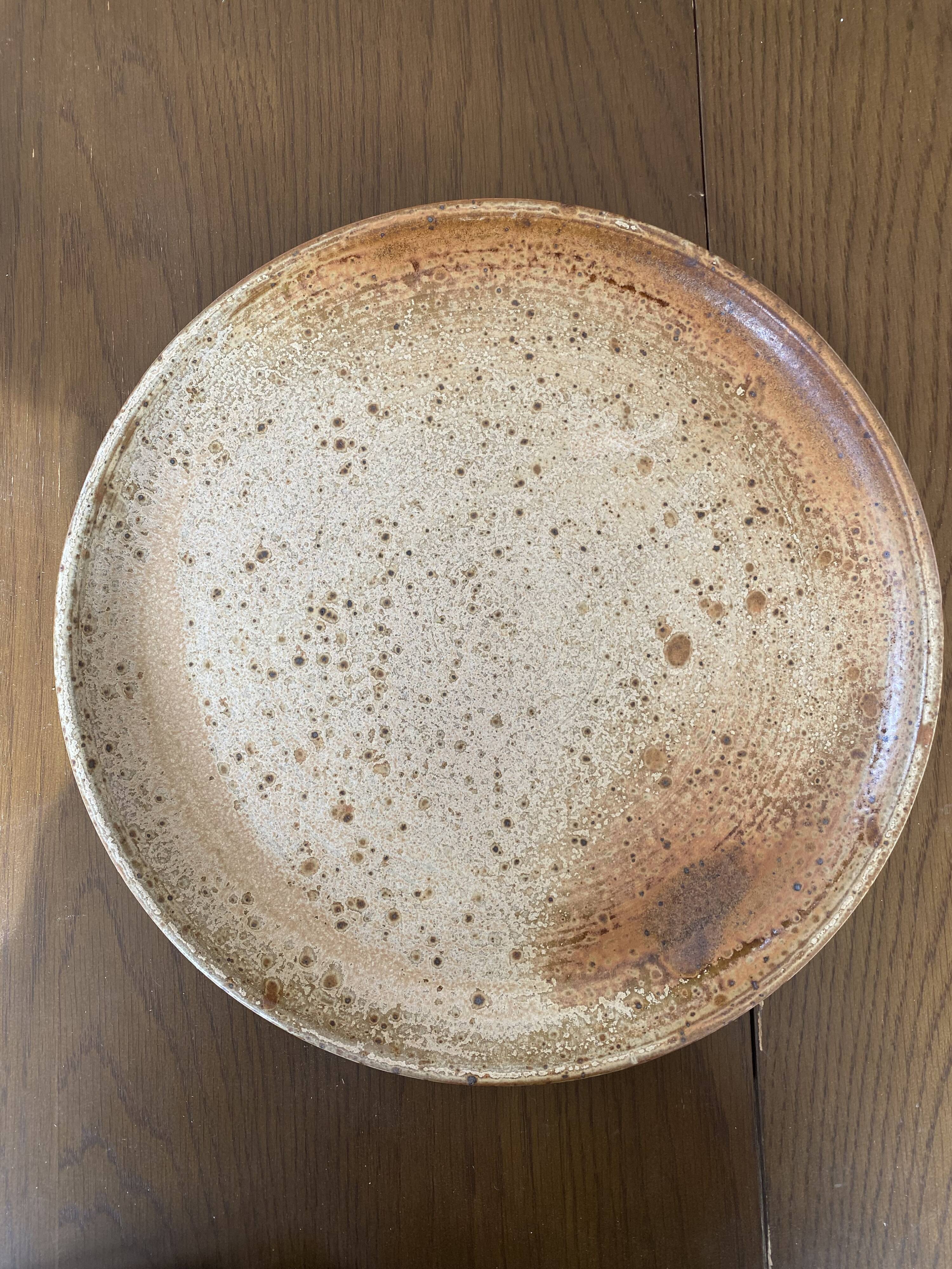 Large handmade stoneware platter – 30.5 cm – 1970s/80s