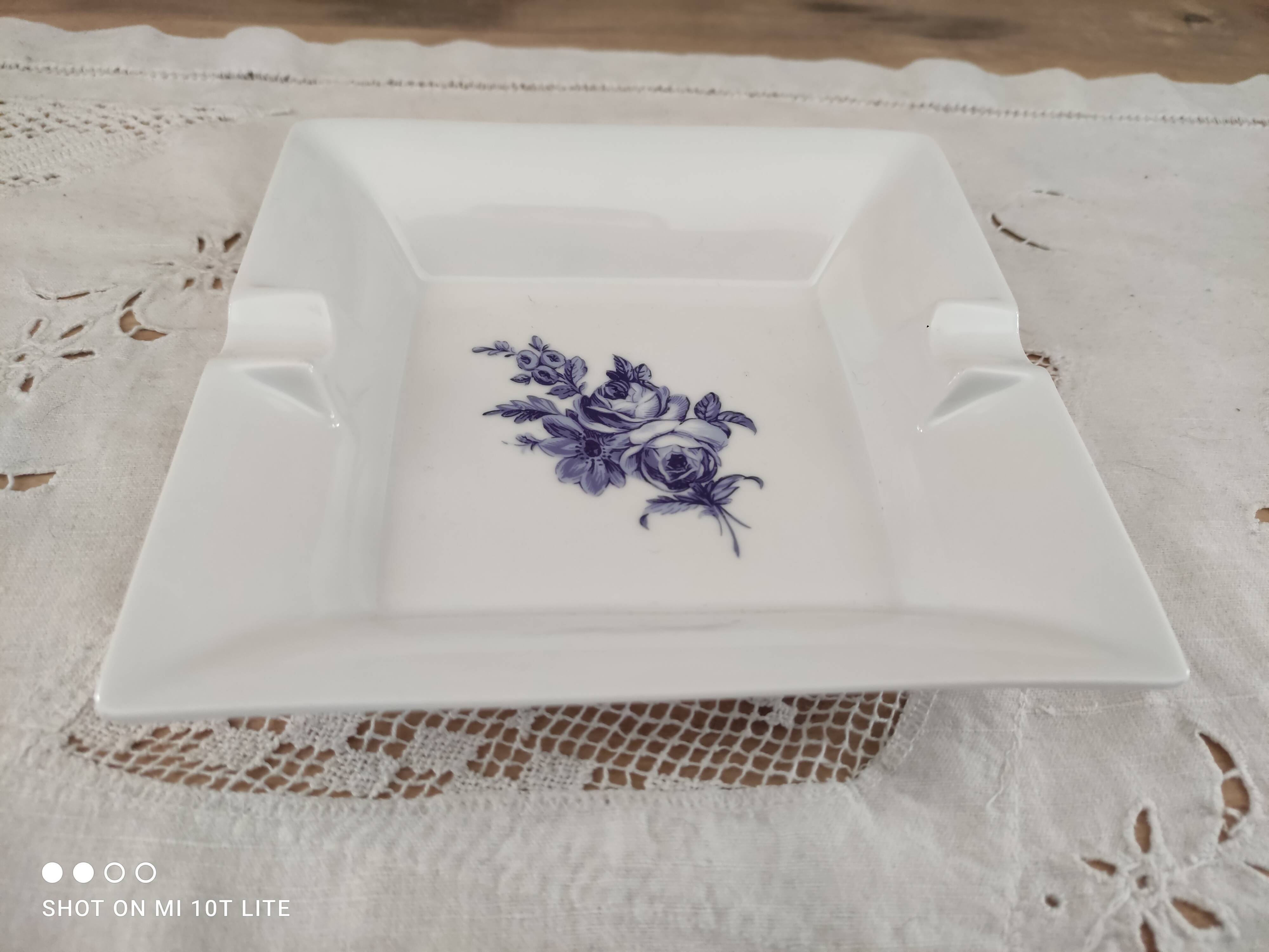 Square ashtray in Limoges porcelain decoration pink blue midnight