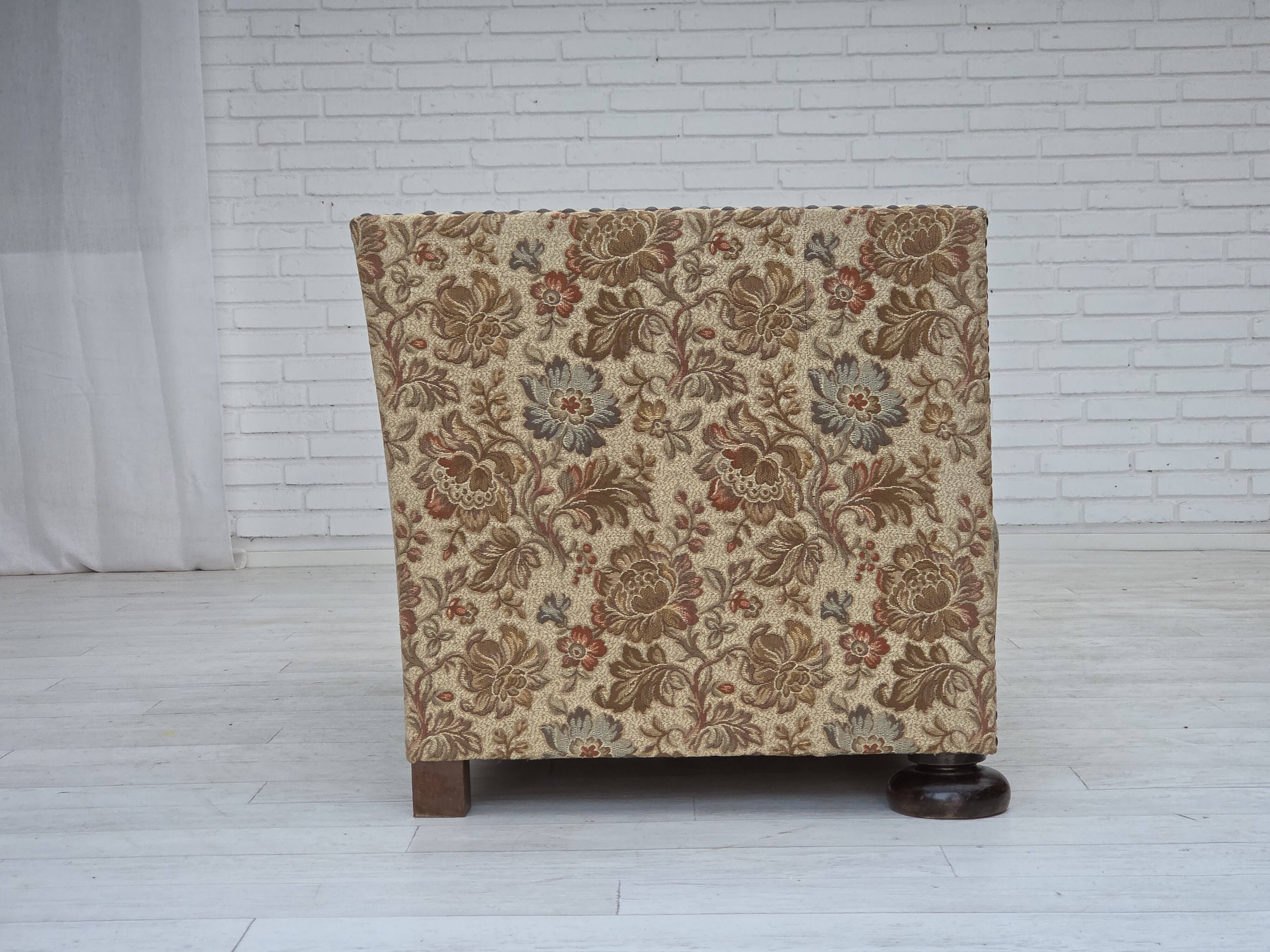 Canapé 2 places danois des années 1950, tissu en beige/marron, bois de chêne.