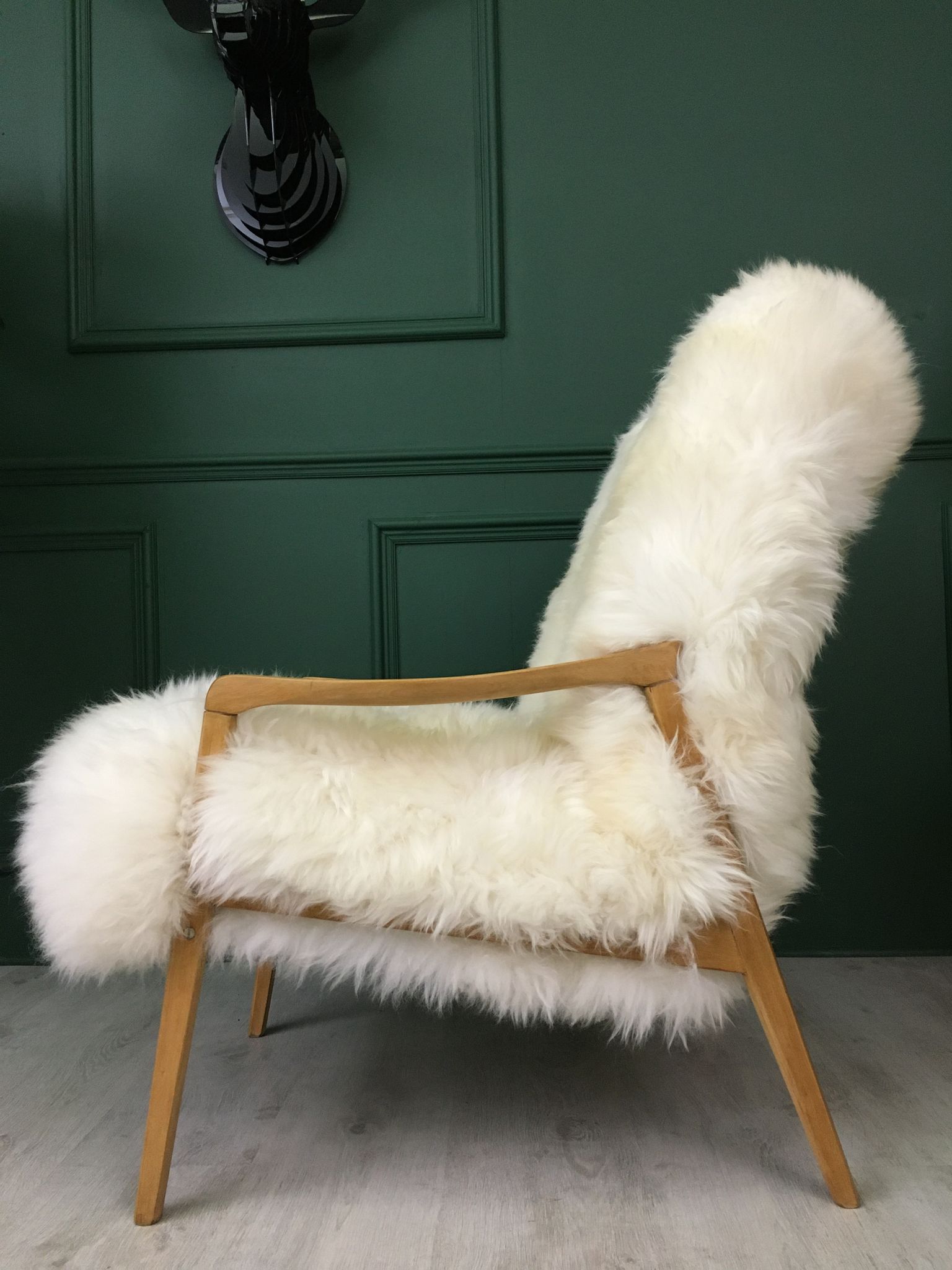 Vintage Design Art Deco White Sheepskin Fluffy Fury Chair Armchair