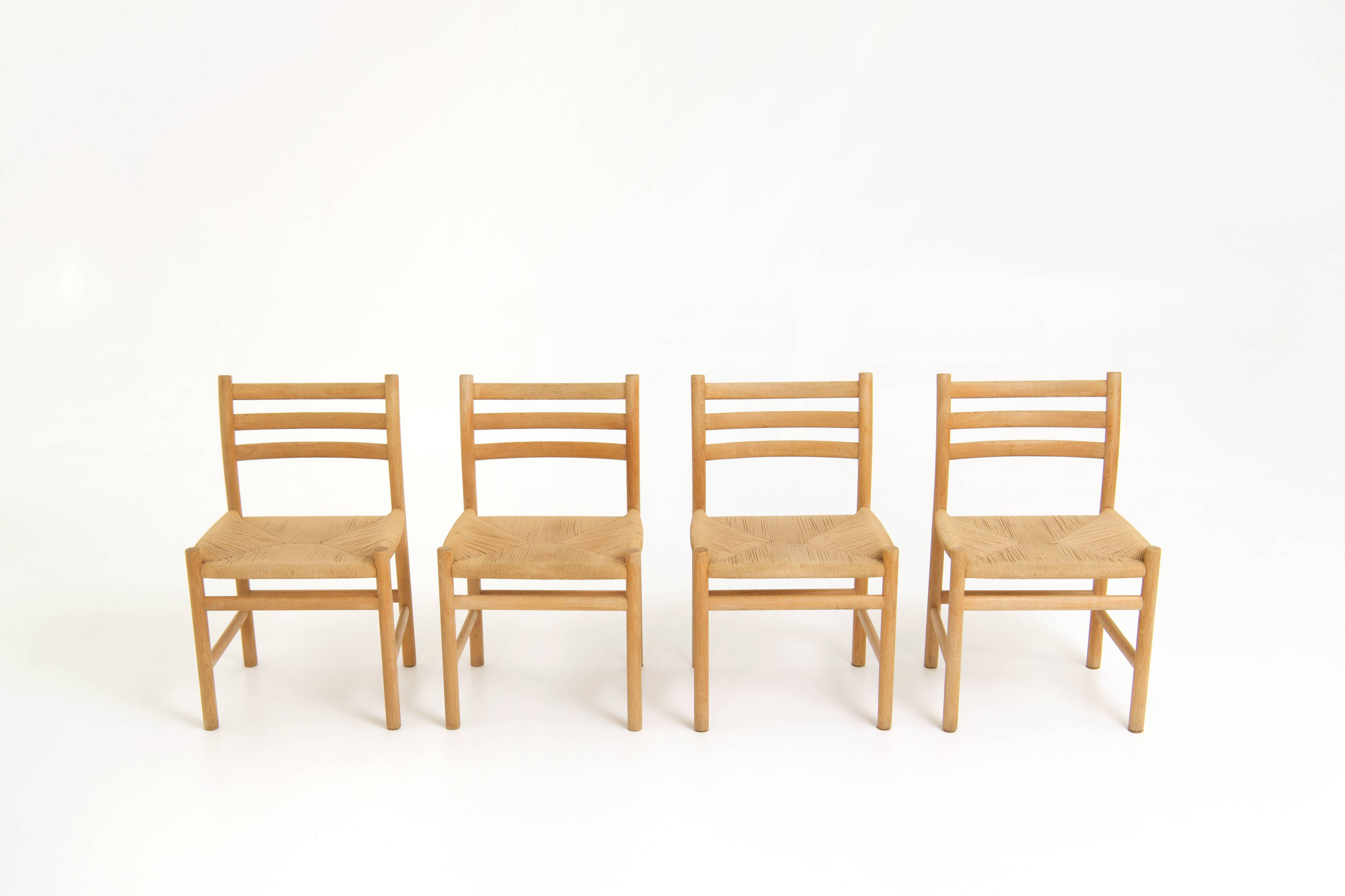 Set of 4 Dining Chairs - Model 350 - Poul Volther