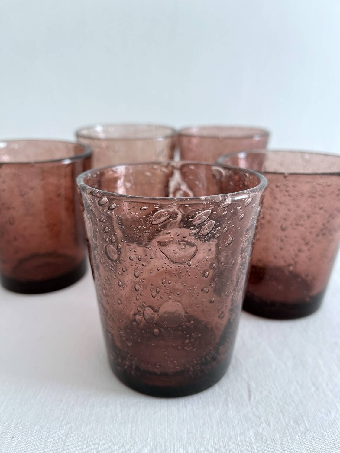 5 gobelets à eau en verre bullé violet vintage
