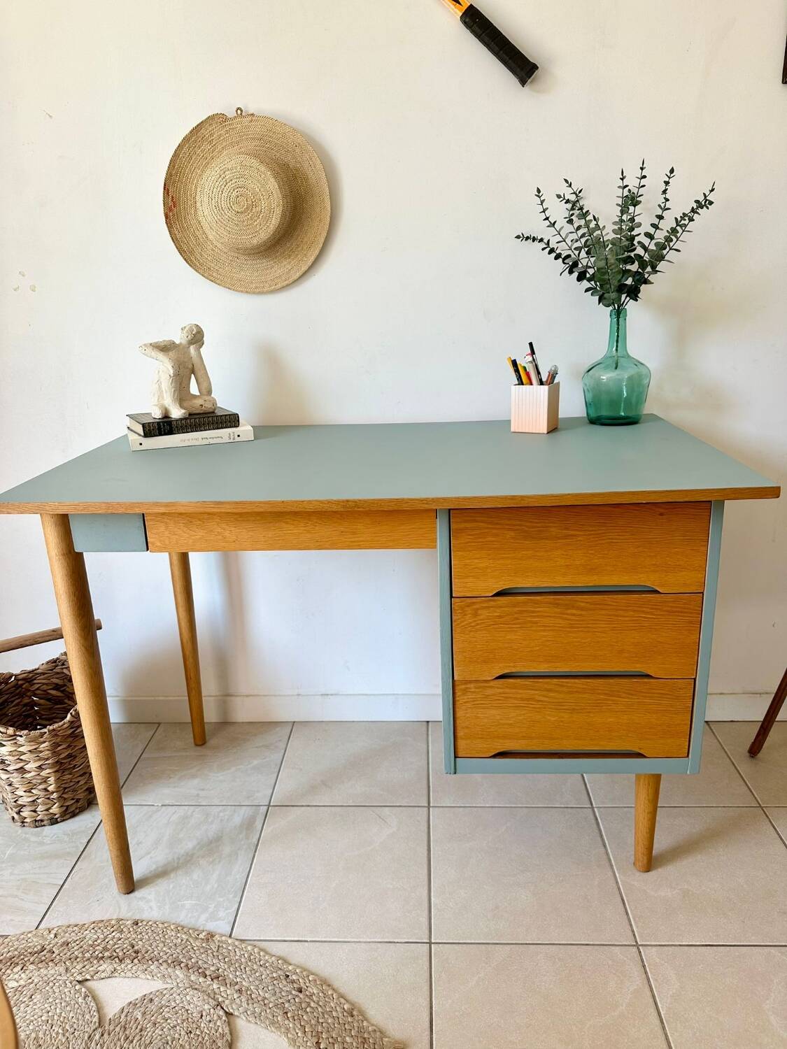 Scandinavian desk with its Baumann chair