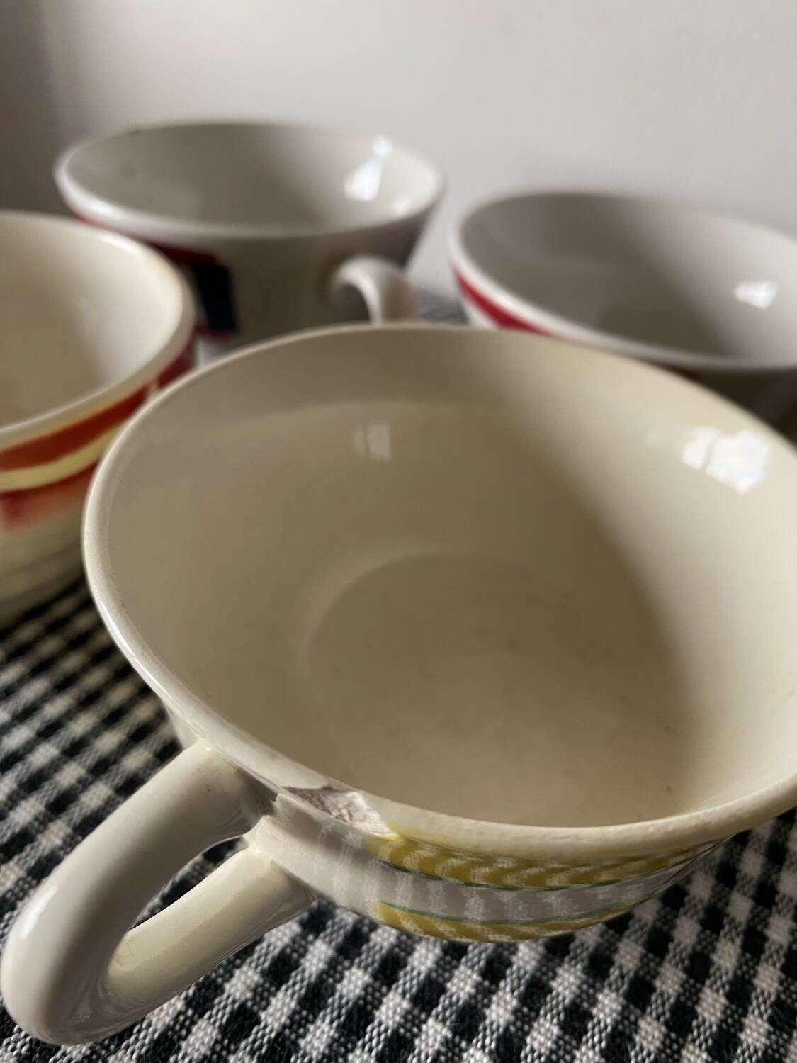 Lot de 8 tasses vintage