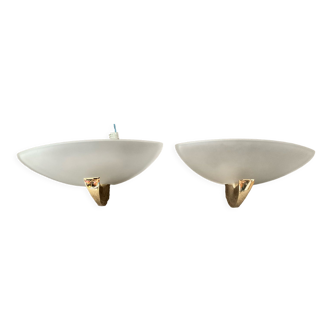 Pair of vintage half-moon sconces in brass and frosted glass 70s