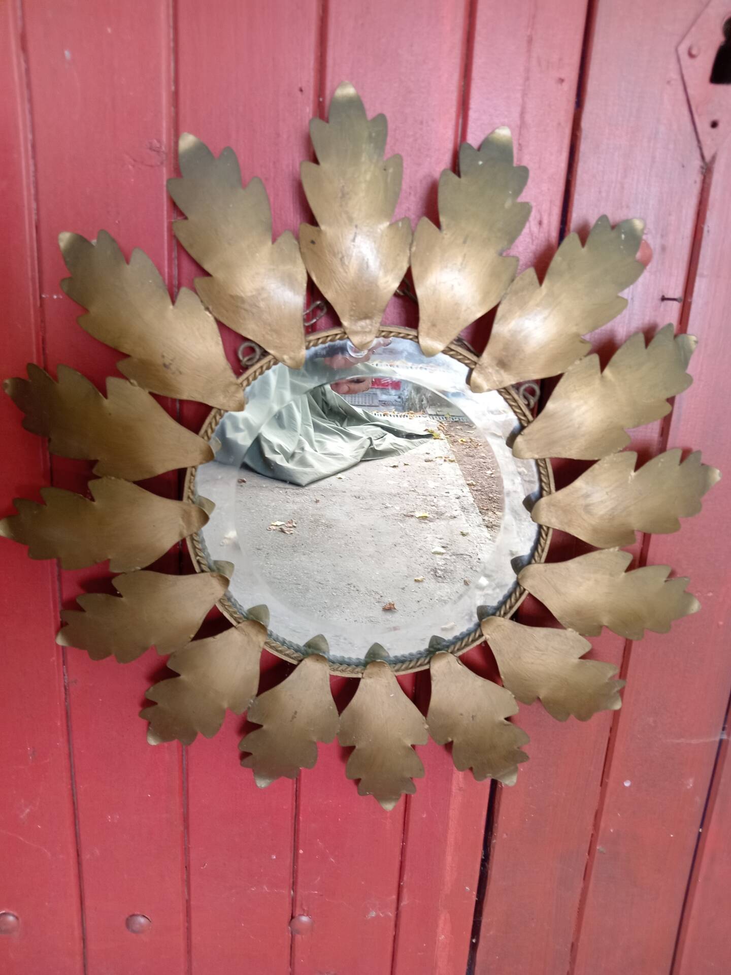 Metal flower mirror