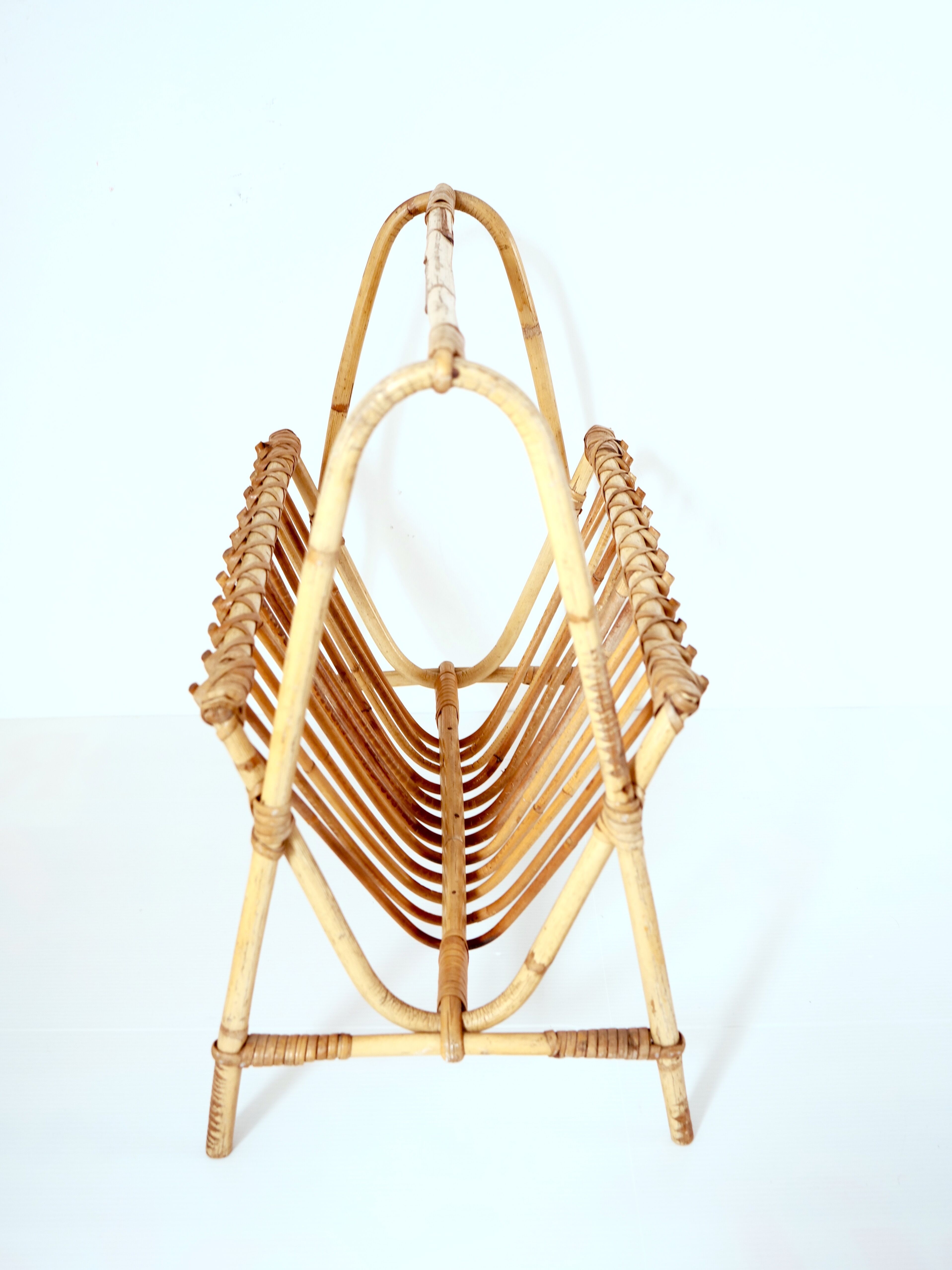 Porte-revue en rotin deco