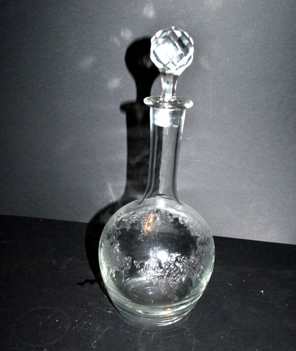 Carafe ancienne Saint-Louis à décor de rocaille et fleurs gravé à l’acide H32cm