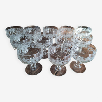 Lot de 12 coupes à champagne en verre vintage