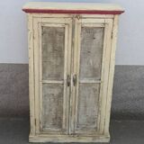 Ancienne armoire garde manger en bois avec portes grillagées