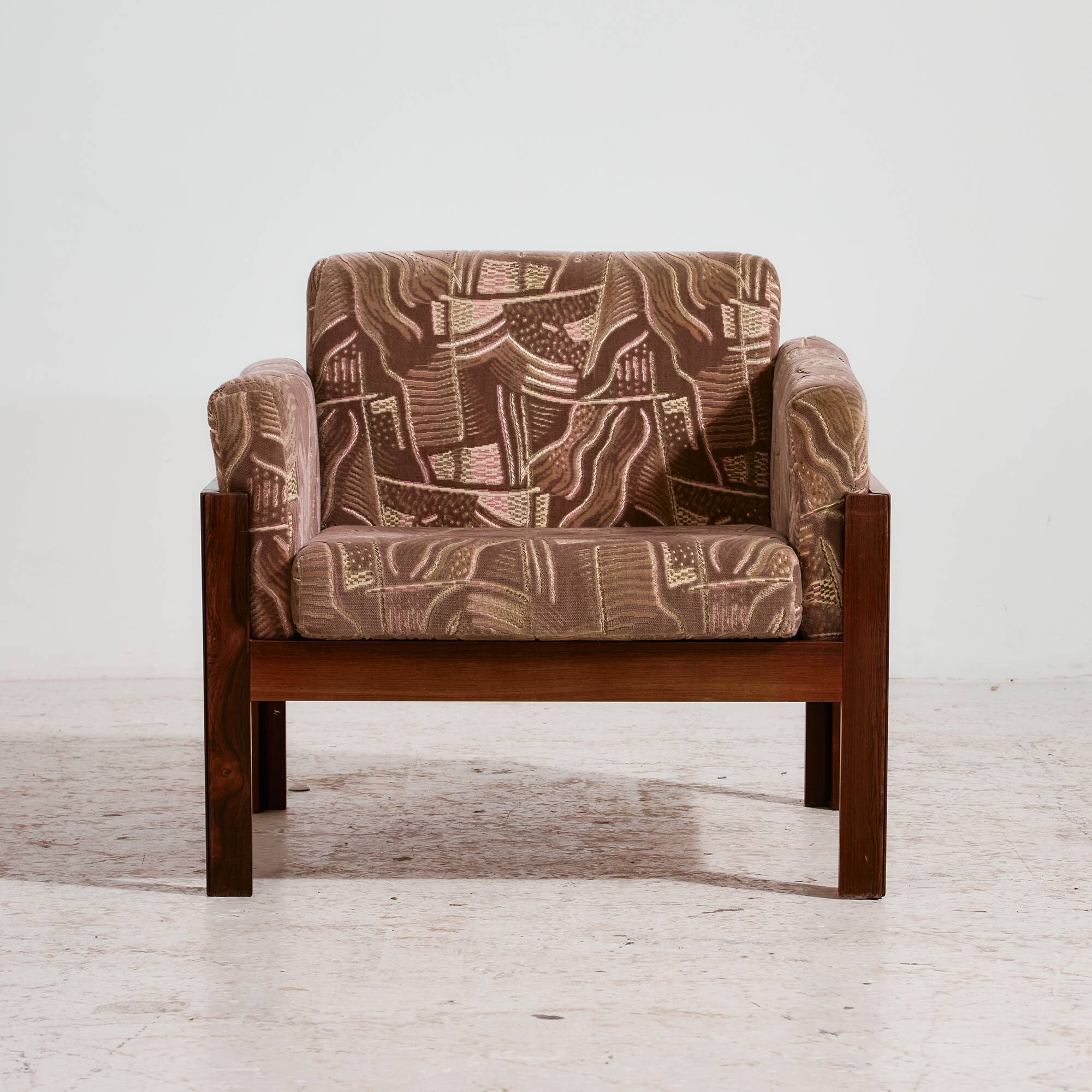 MK11211 Rosewood armchair