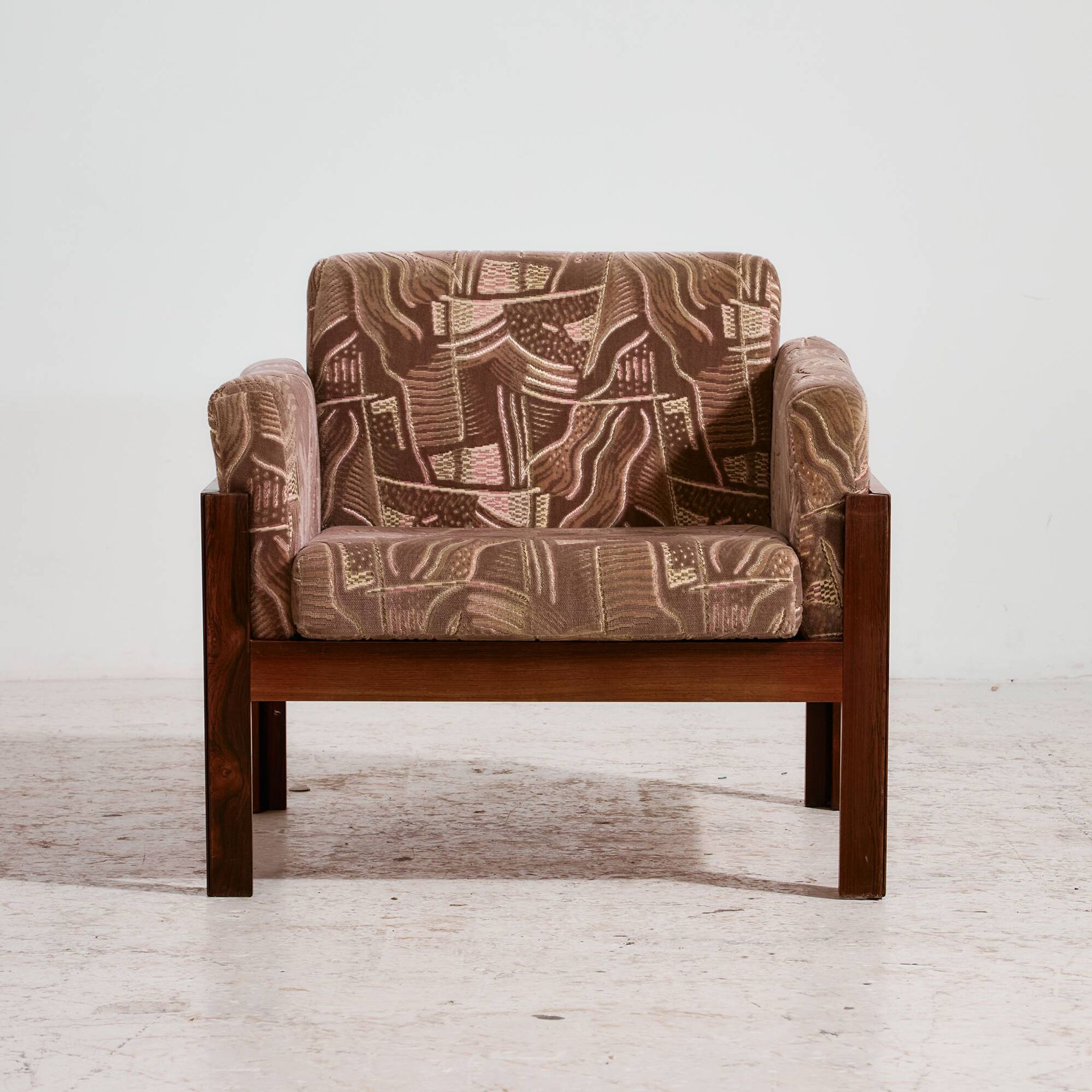 MK11211 Rosewood armchair