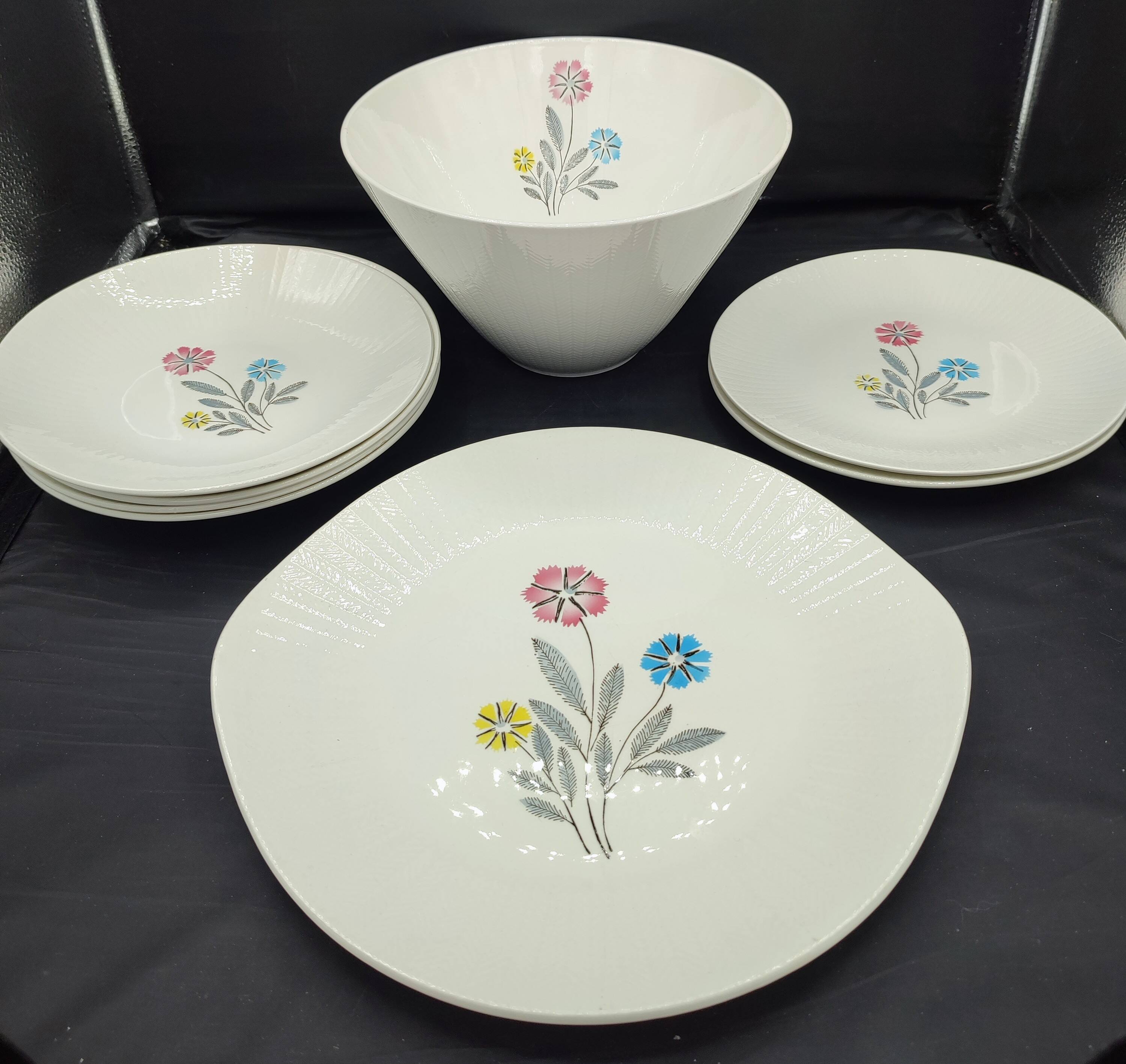 Lot of 8 Vintage Ceranord Saint-Amand Aster Tableware from the 1950s-60s.