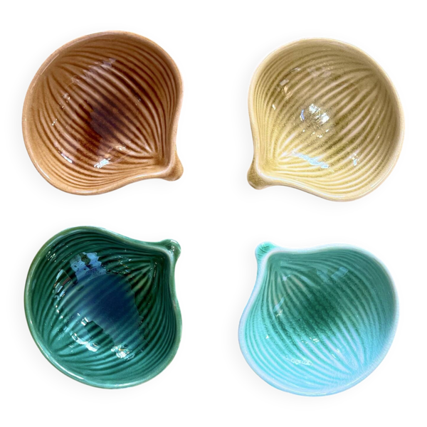 Ensemble de quatre coupelles ou vide poches en céramique vintage