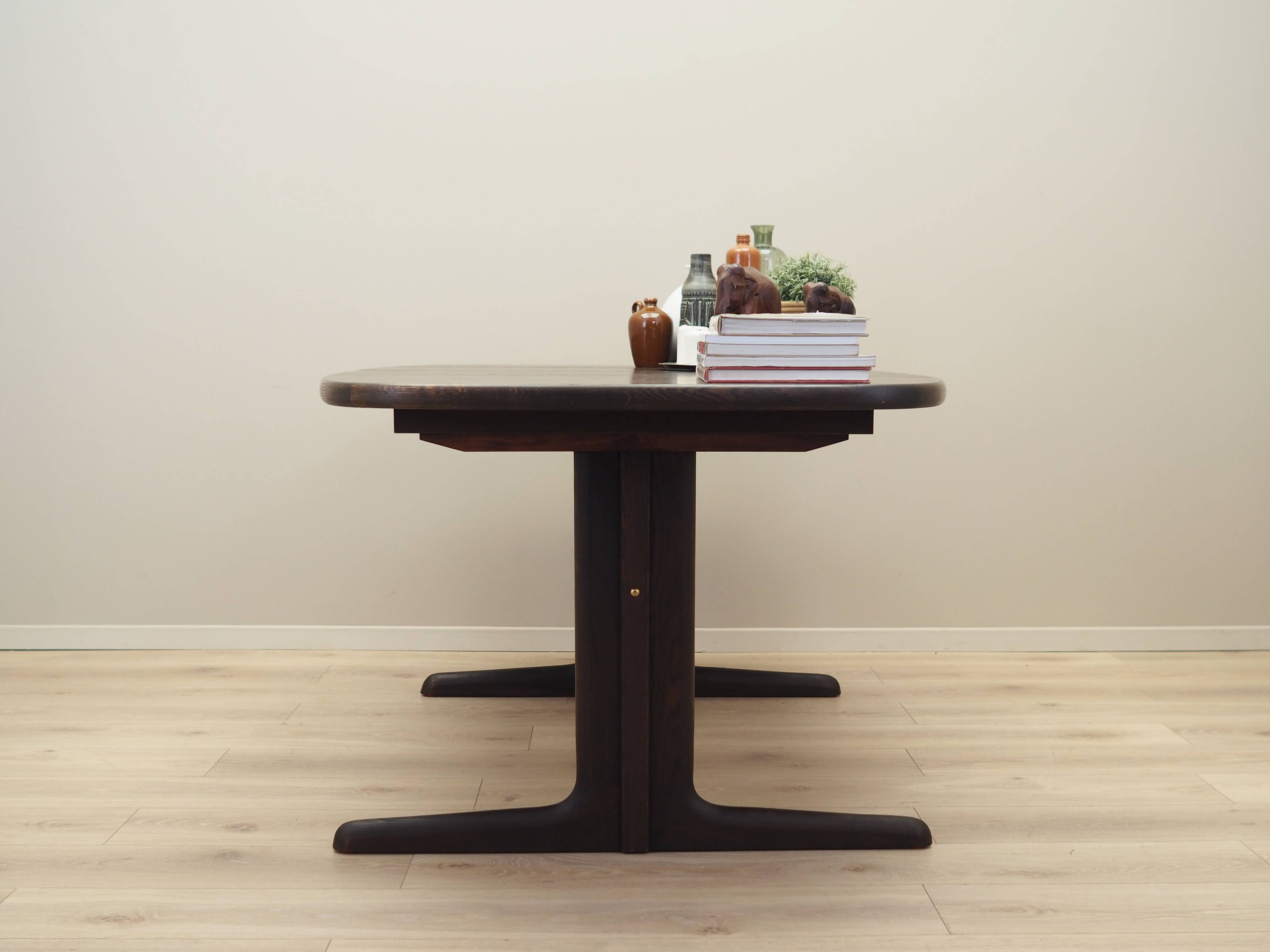 Table en chêne, design danois, années 1970, fabricant : Skovby