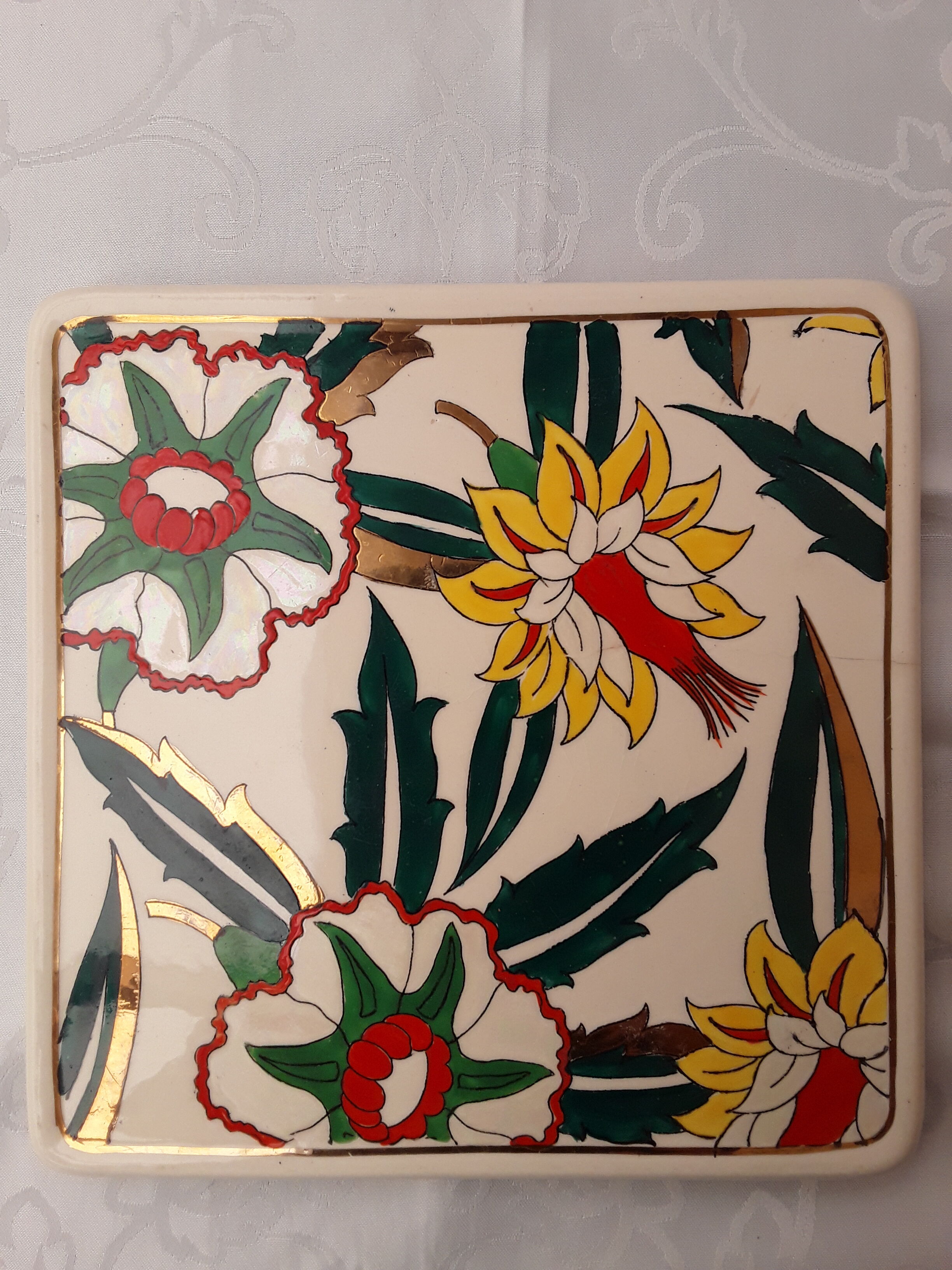 Longwy faience trivety