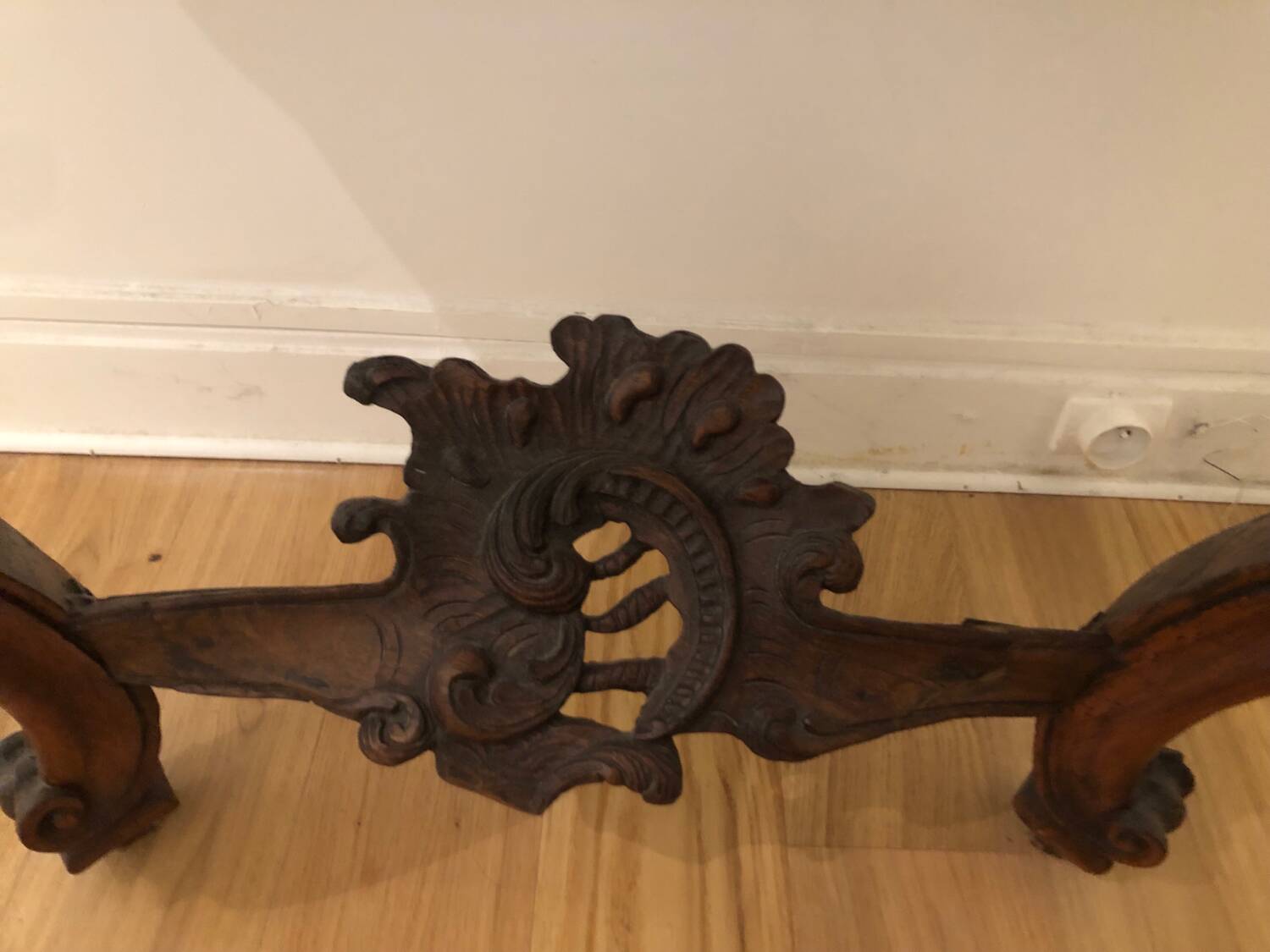 Old console in walnut and marble top