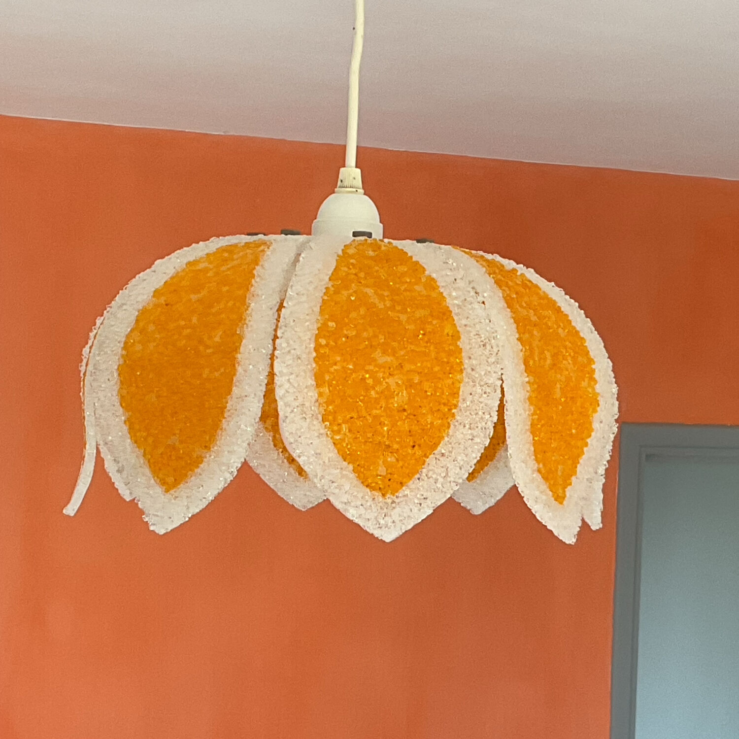 Suspension vintage fleur orange
