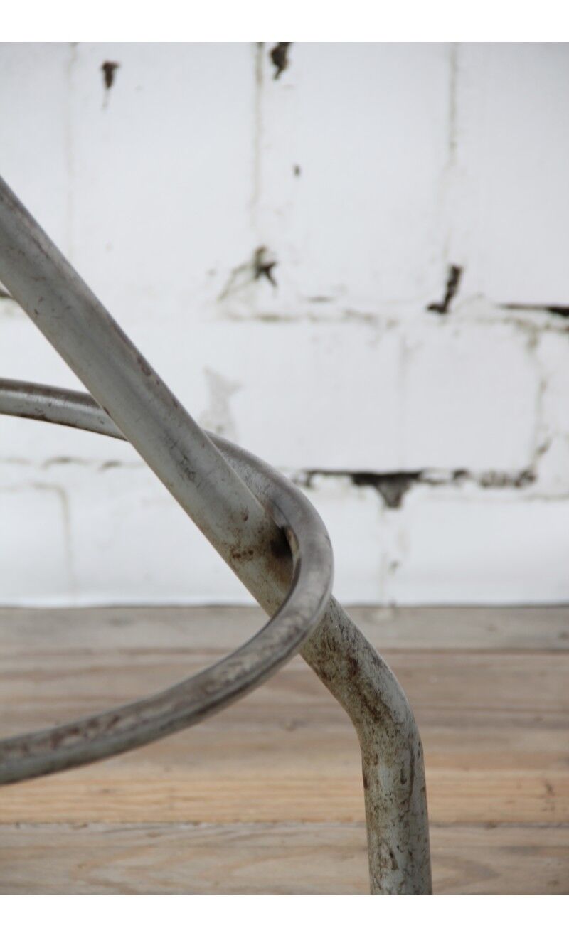 Rotating stool