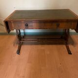 Coffee table with wheels and leather top