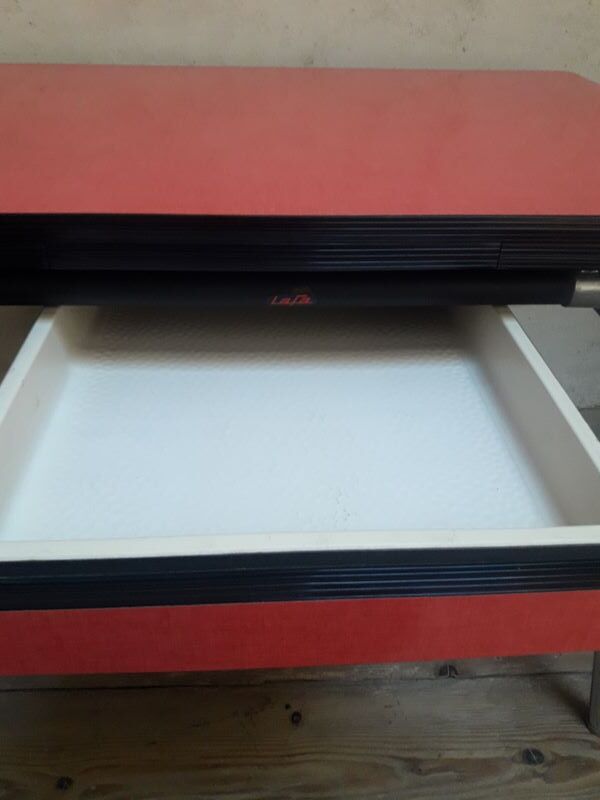 Table manufactured by Lafa formica extendable