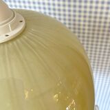 Suspension vintage en opaline jaune rayée