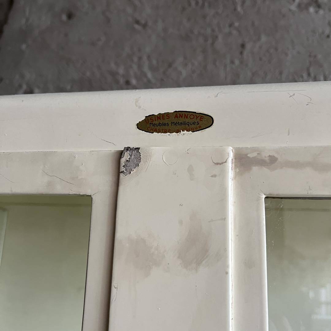 Armoire médicale - style industriel