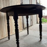 Drop-leaf table