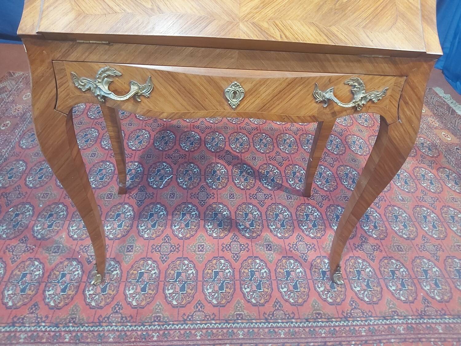 Bureau de pente, dos d'âne, scriban, bureau