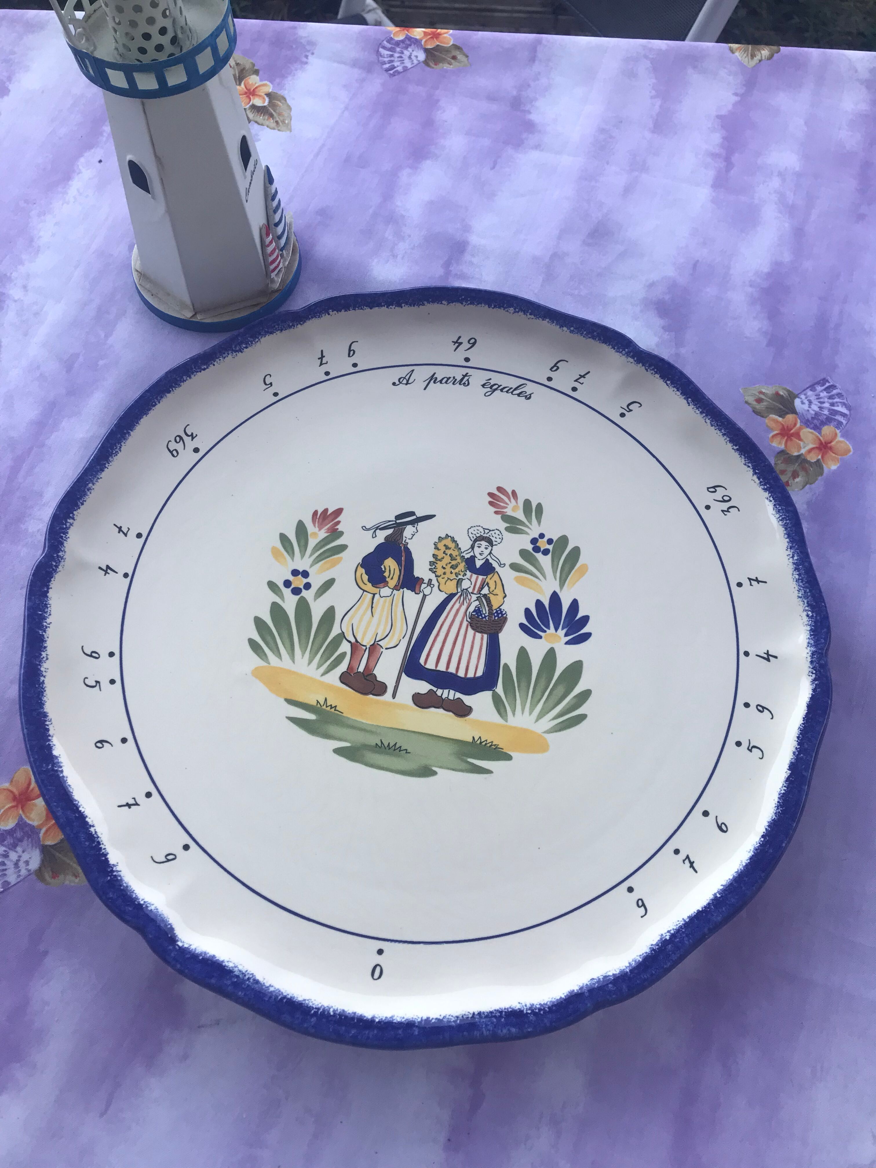 Breton dividing dish