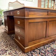 Large Classic English Chesterfield Desk Partnerdesk