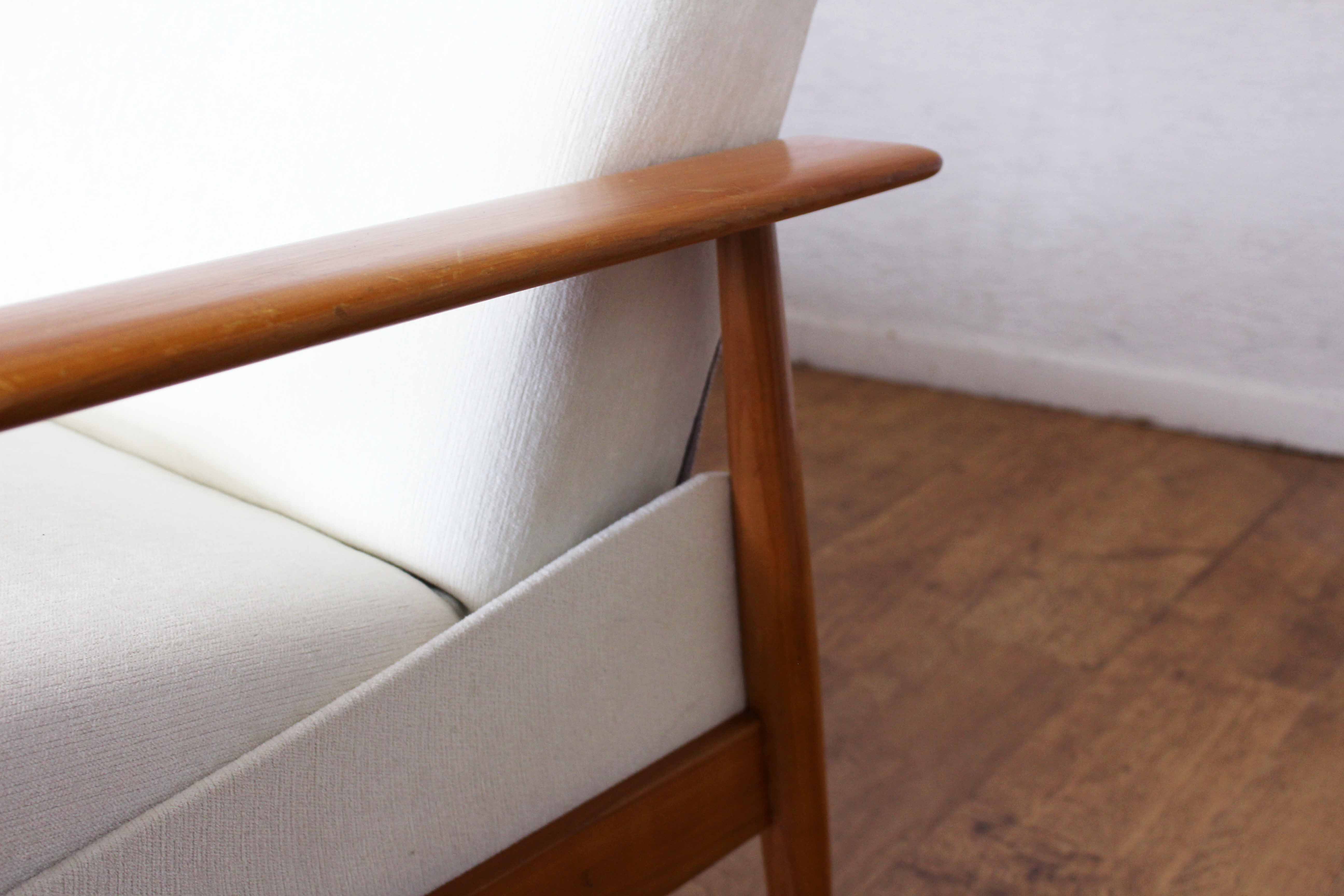 Daybad sofa and 2 Scandinavian armchairs