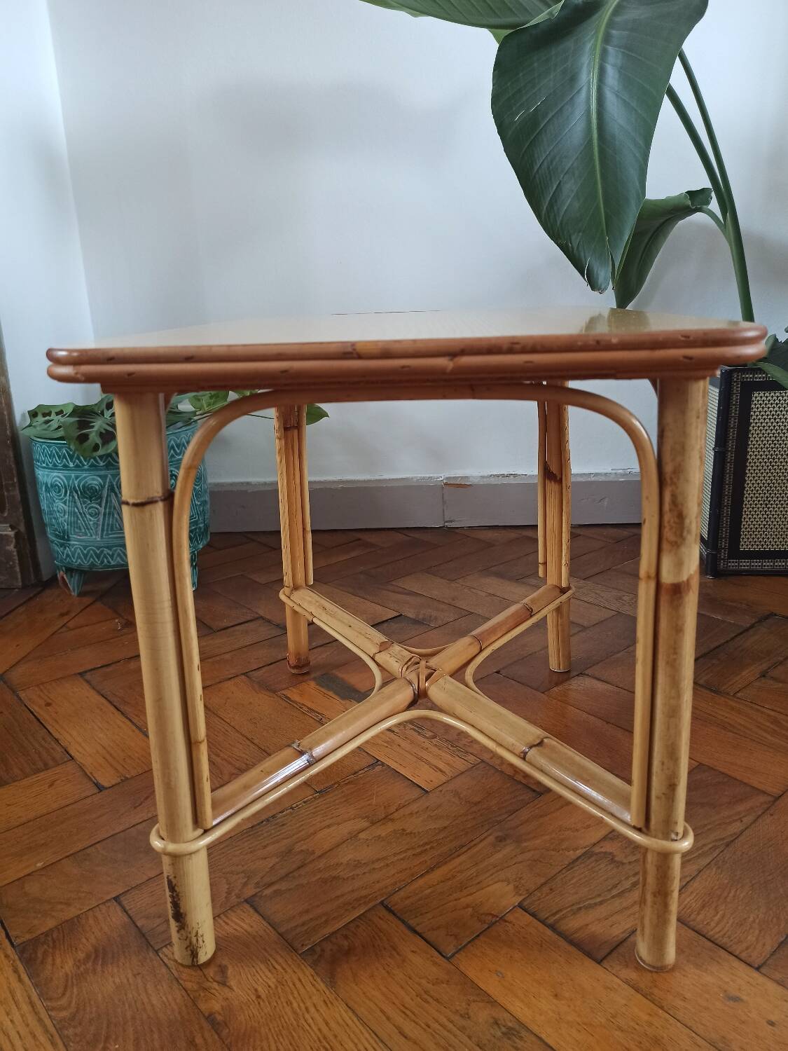 Table d'appoint vintage en rotin et bambou