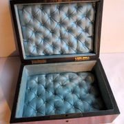 19th century Napoleon III box, blue silk padded jewelry box in elm burl
