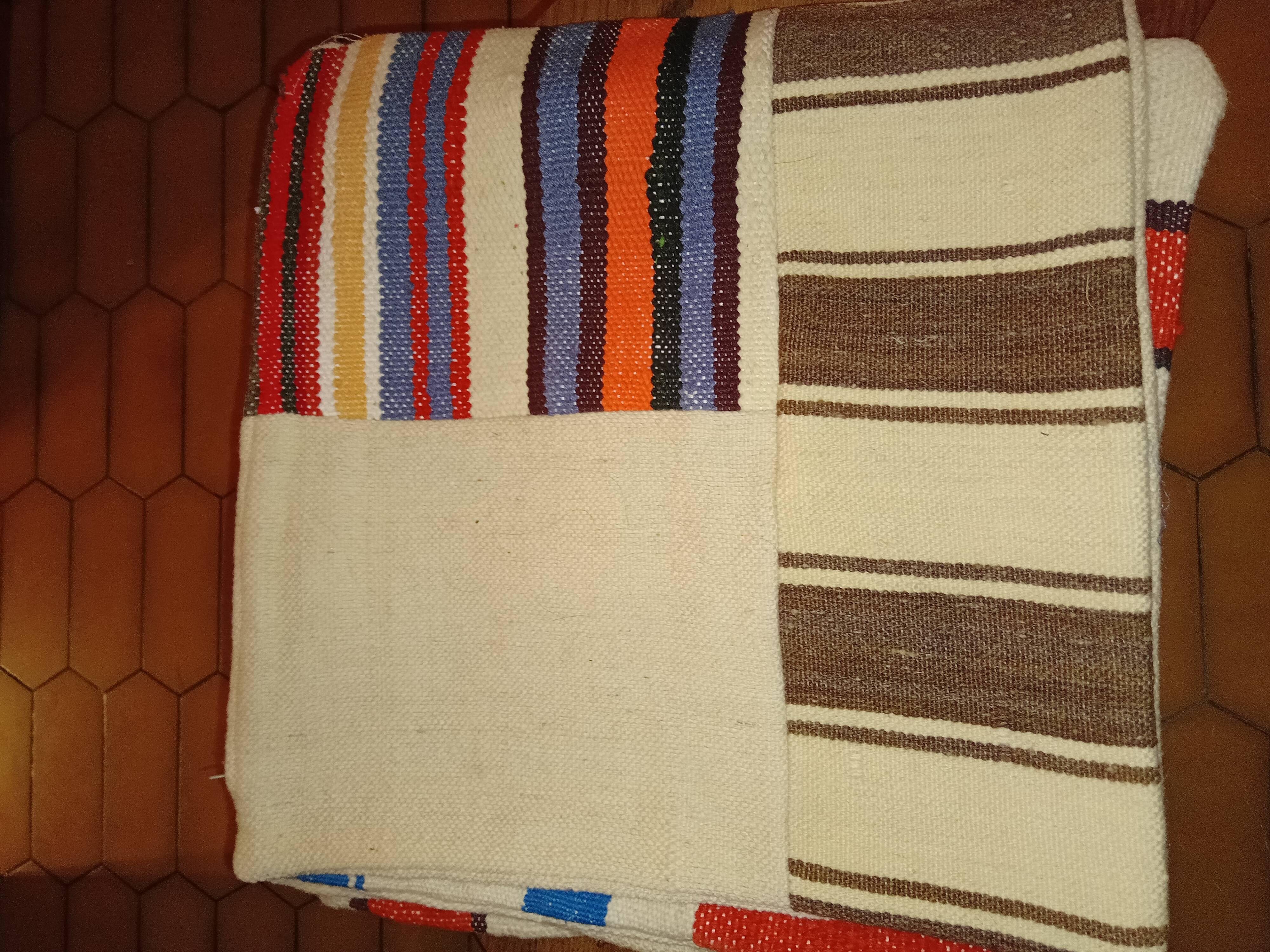 Ensemble de cinq coussins en laine