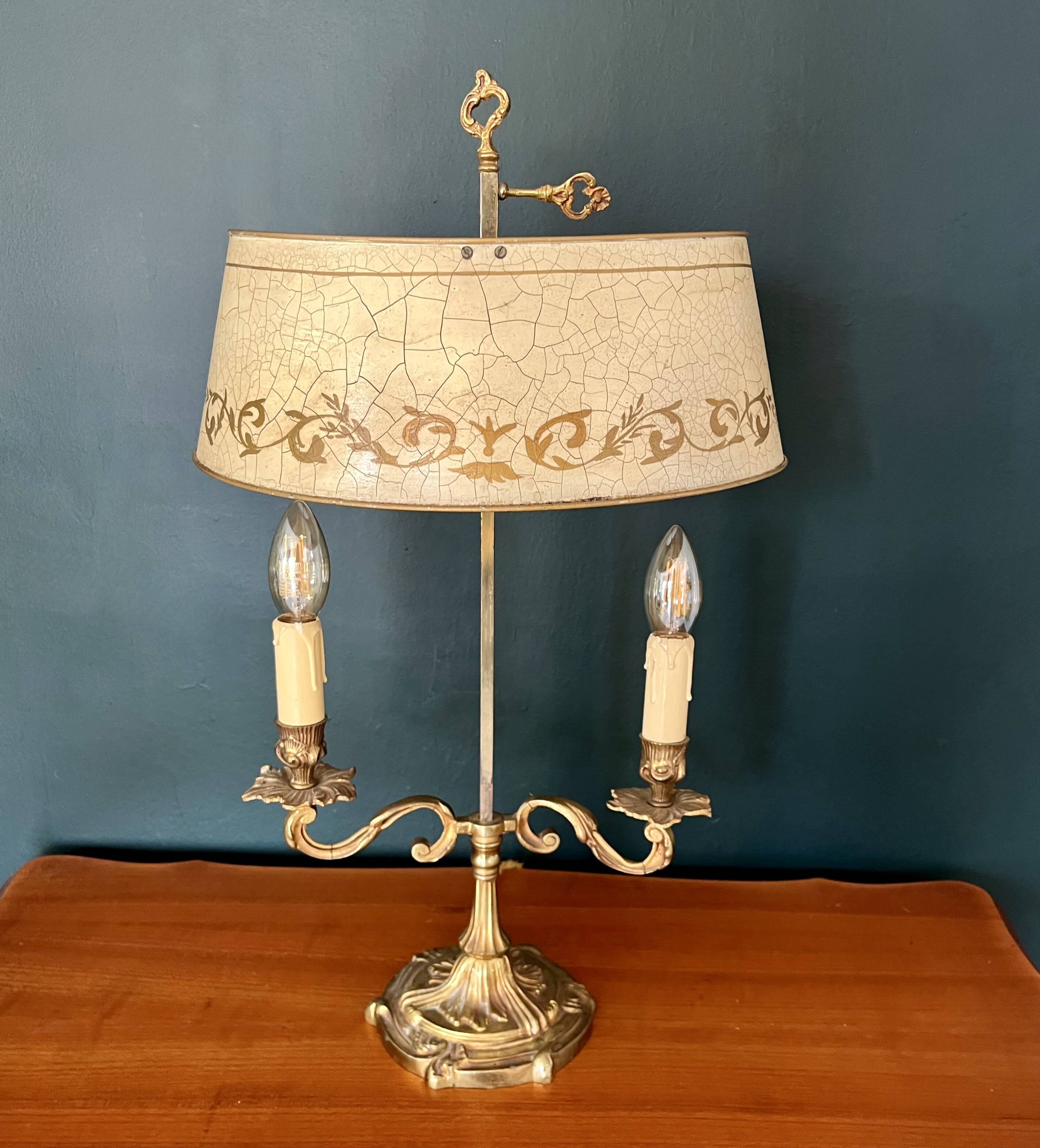 Lampe bouillotte en bronze de style louis xv vers 1850