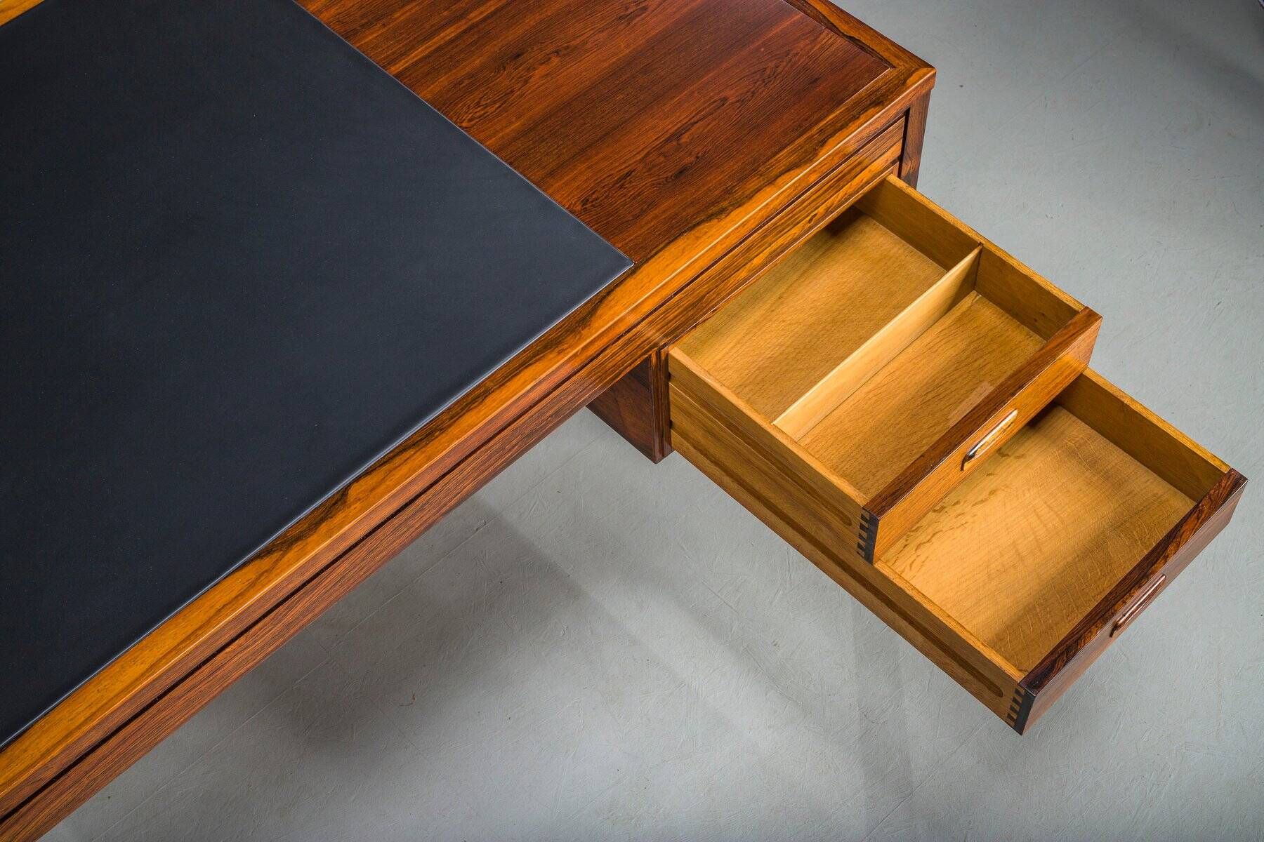 Danish executive desk in rosewood with black leather inlay from Søren Willadsen Møbelfabrik, 1960s
