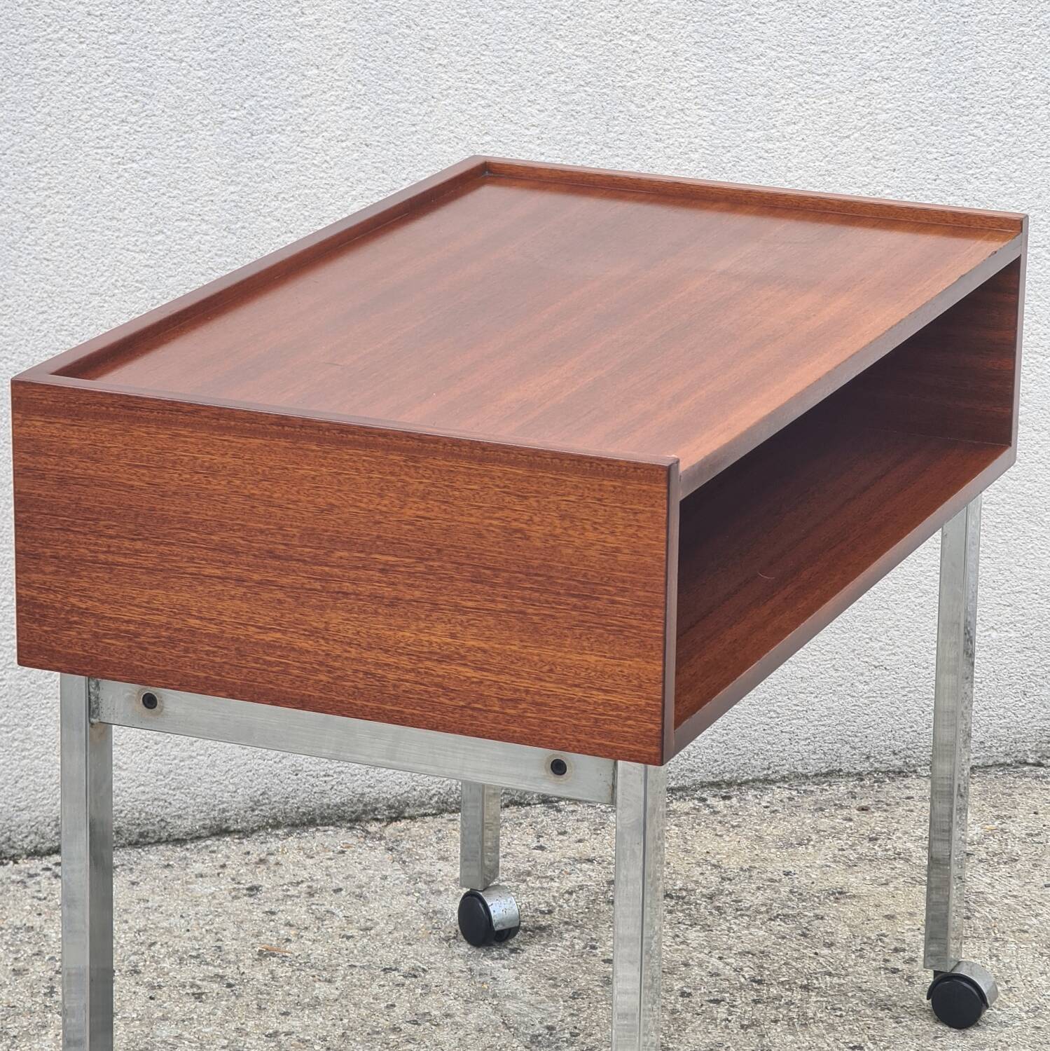 Meuble Hi-fi, desserte, d'appoint sur roulettes, teck vintage 1960