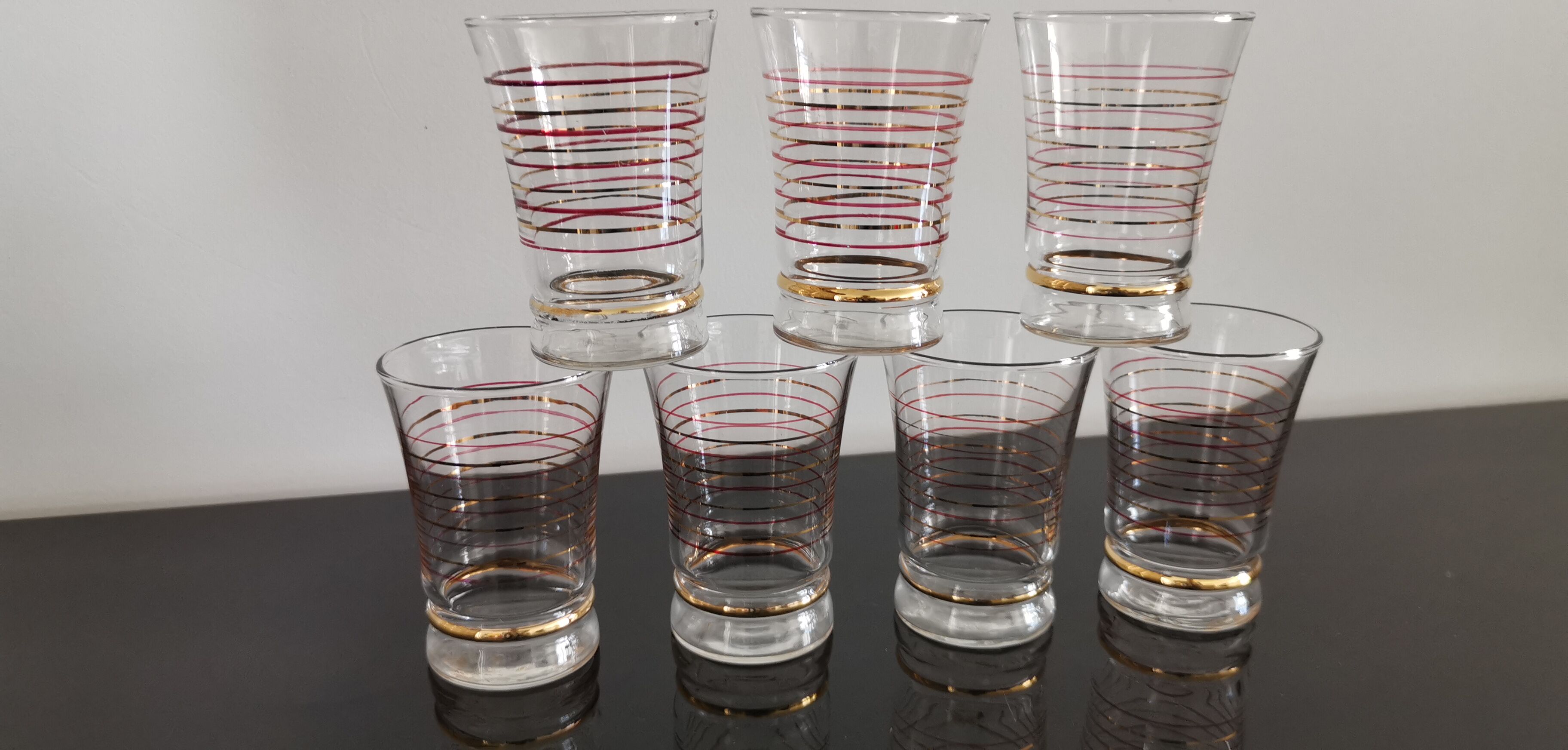 Set of 7 vintage glasses bordered gold and red years 50/60
