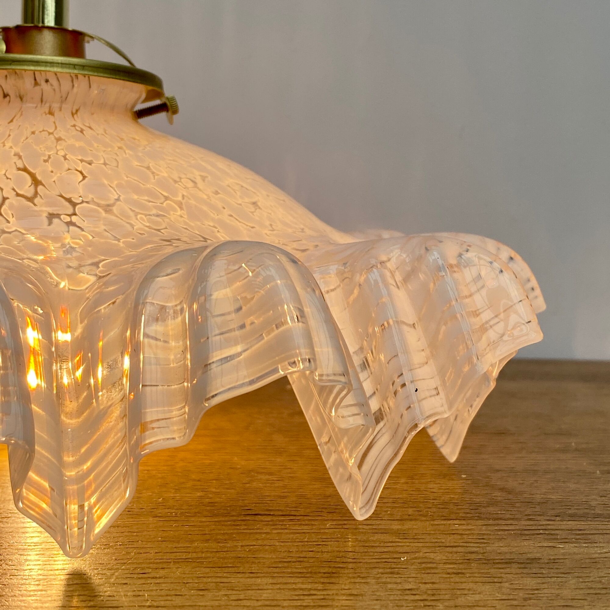 Vintage lampshade suspension in pale pink clichy glass
